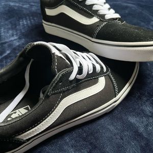 Authentic Mens Vans 9.5
